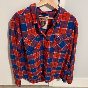 Dixxon women’s size XL flannel shirt